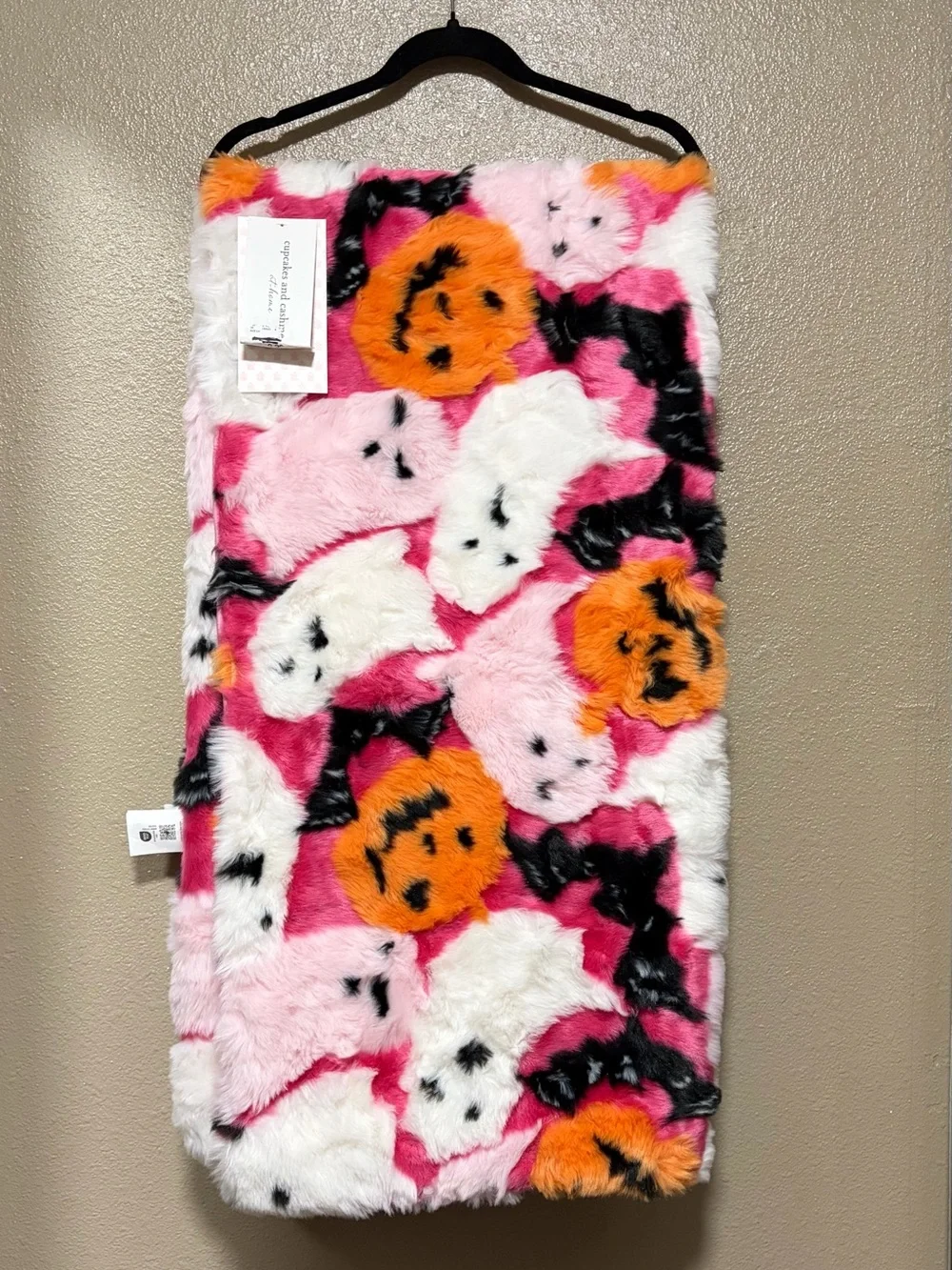 NEW Cupcakes & Cashmere Plush Reversible Halloween Faux Fur Cozy Throw Blanket